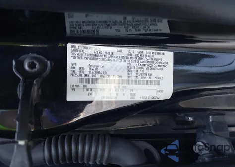 2013 Ford Focus Se z USA, uszkodzony, nr VIN 1FADP3K21DL180760